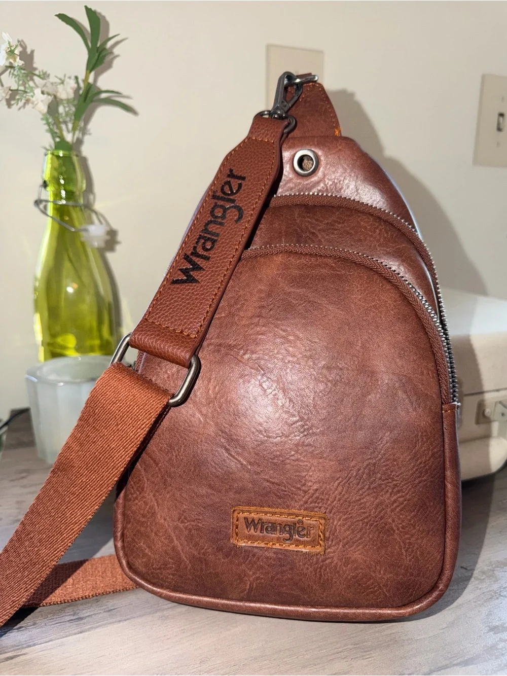 Wrangler Brown Leather Crossbody Sling Bag - Picture 1 of 6